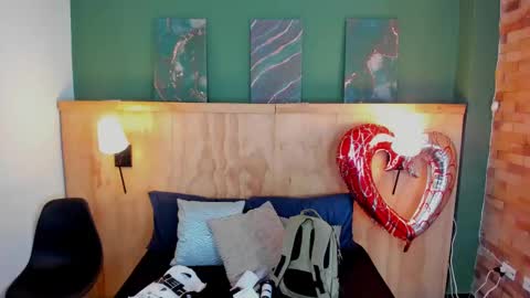 Taylor Bennet online show from 02/23/25, 12:05