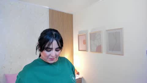 Taylor Bennet online show from 11/04/25, 12:15