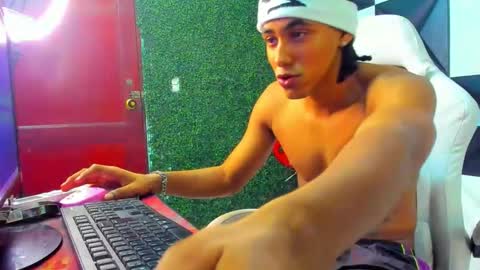 Snapshot of taylor_bigdick18 chatting on 02/22/26, 05:44 Taylor online show from 02/22/26, 05:44