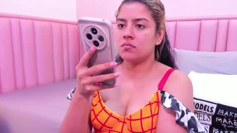 taylor_cupper_ online show from 11/17/25, 12:27