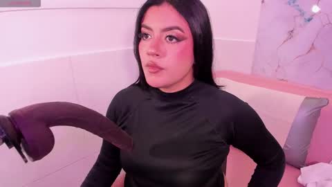 taylor_cupper_ online show from 12/21/25, 03:02