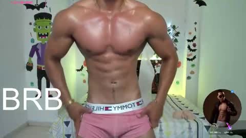 Snapshot of taylor_johnn chatting on 07/17/26, 03:39 Penagos zz online show from 07/17/26, 03:39