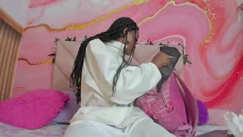 Oriana online show from 10/22/25, 10:59