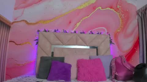 Oriana online show from 11/24/25, 10:59