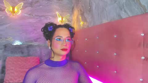 Taylor Sanz online show from 09/17/25, 02:13