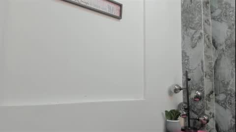 Snapshot of taylorjade_ chatting on 02/21/26, 06:36 TAYLOR online show from 02/21/26, 06:36