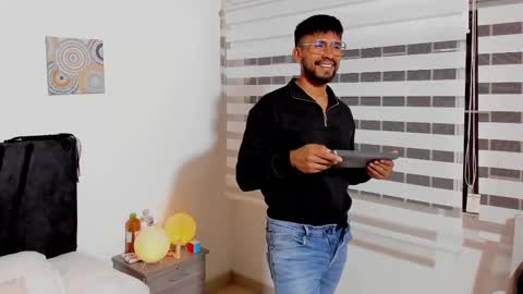 taylormaccurdy_ online show from 09/25/25, 03:16