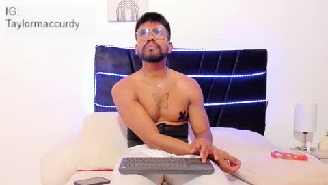 taylormaccurdy_ online show from 12/17/25, 04:02