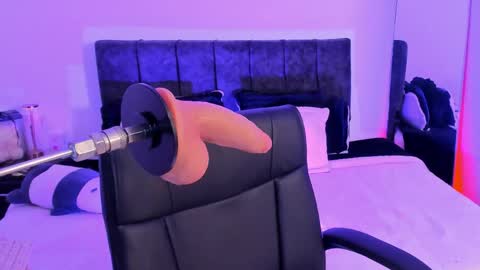 Taylor online show from 04/21/26, 08:34