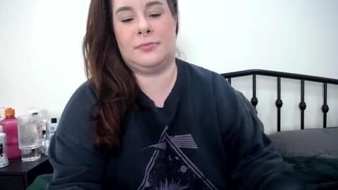 Snapshot of taylormichaels87 chatting on 12/01/25, 10:04 Taylor Michaels online show from 12/01/25, 10:04