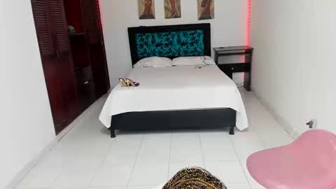 taylorslims online show from 02/20/25, 01:08