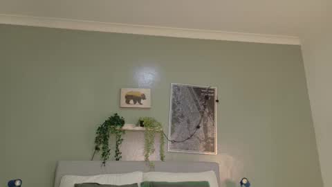 Snapshot of taylorsmitth_ chatting on 10/21/25, 11:44 TAYLOR online show from 10/21/25, 11:44