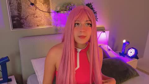 Snapshot of taylorsmitth_ chatting on 10/27/25, 12:53 TAYLOR online show from 10/27/25, 12:53