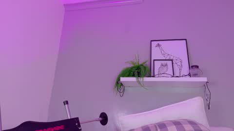 TAYLOR  online show from 11/19/25, 11:38