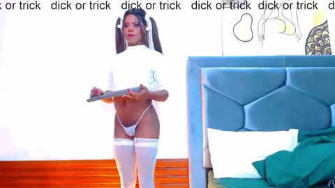 Tayra...  online show from 10/29/25, 06:26