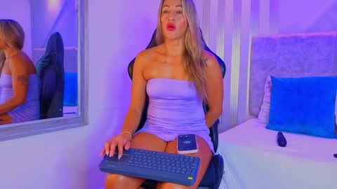 Snapshot of tayra_pradit chatting on 05/21/26, 08:16 tayra online show from 05/21/26, 08:16