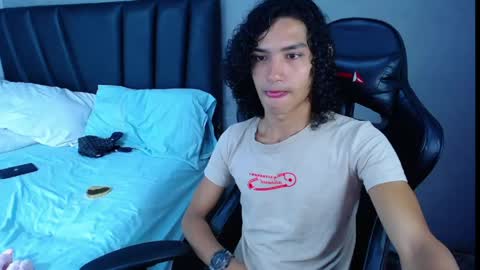 Tayron online show from 04/10/26, 04:01