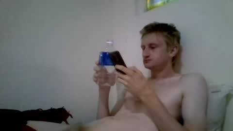 Snapshot of tcute0 chatting on 07/25/26, 09:34 tcute0 online show from 07/25/26, 09:34