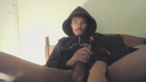 Snapshot of tdr1998 chatting on 02/08/26, 08:01 tdr1998 online show from 02/08/26, 08:01