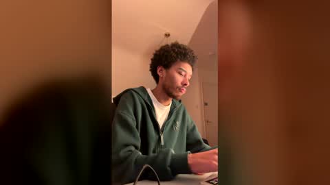 Snapshot of tdr1998 chatting on 02/20/26, 03:01 tdr1998 online show from 02/20/26, 03:01