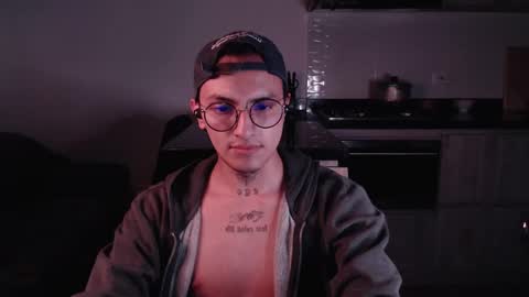 Snapshot of te0__0 chatting on 02/18/25, 02:59 Teo independent model online show from 02/18/25, 02:59