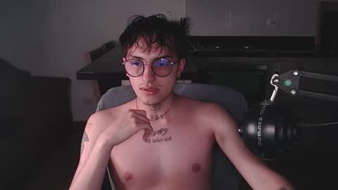 Teo independent model online show from 03/22/26, 02:37