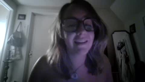 Snapshot of teacup2204 chatting on 08/01/26, 02:00 Sera online show from 08/01/26, 02:00