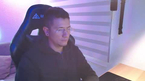 DYNAMITE DUO69 online show from 04/22/26, 12:07