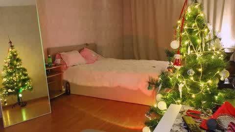 Snapshot of tear_you_apart chatting on 12/28/24, 03:48 Annie    next stream 11 14 and  15 november online show from 12/28/24, 03:48