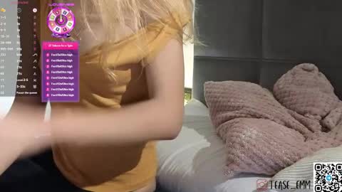 Snapshot of tease_me__ chatting on 10/18/25, 07:58 Em online show from 10/18/25, 07:58