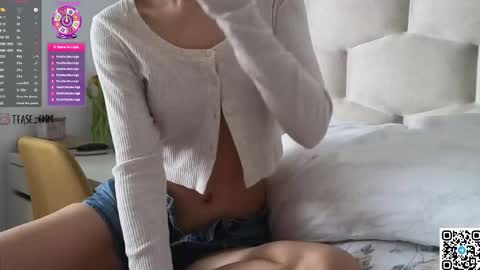 Em online show from 02/19/26, 10:33