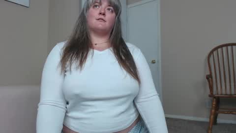 teases online show from 02/05/25, 02:59