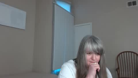 teases online show from 02/07/25, 02:47