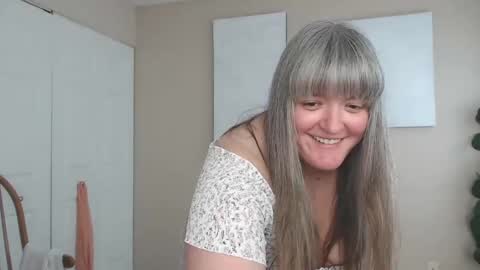 teases online show from 10/05/25, 05:00