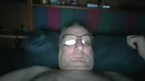 Snapshot of tebb61 chatting on 05/27/26, 07:27 Mark online show from 05/27/26, 07:27
