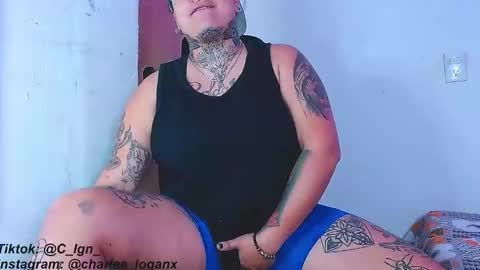 Charlee He online show from 01/04/25, 02:14