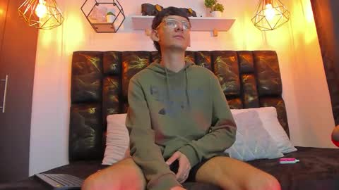 Snapshot of teddy_smith_ chatting on 12/05/25, 11:30 Smith online show from 12/05/25, 11:30