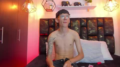 Snapshot of teddy_smith_ chatting on 12/16/25, 11:15 Smith online show from 12/16/25, 11:15