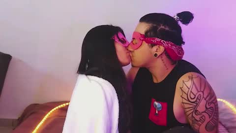 Shelovesthemask online show from 11/24/25, 03:34