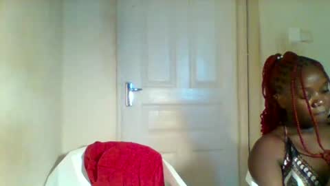 Snapshot of tee_kaicy chatting on 12/31/24, 01:41 kaicy online show from 12/31/24, 01:41