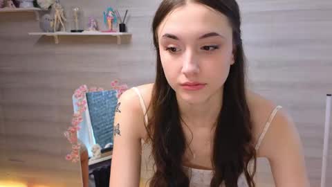 Snapshot of teeaapsex chatting on 05/31/26, 03:26 Alice and Cassie online show from 05/31/26, 03:26