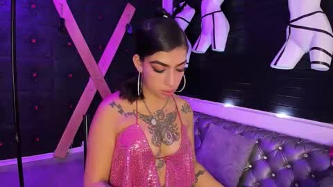 Snapshot of teeennaugthy18 chatting on 10/18/25, 03:20 Tayloor online show from 10/18/25, 03:20