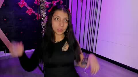 Snapshot of teeennaugthy18 chatting on 12/14/25, 03:01 Tayloor online show from 12/14/25, 03:01