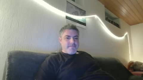 Snapshot of teeforyou chatting on 12/26/24, 05:51 Peter online show from 12/26/24, 05:51