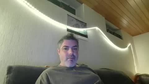 Snapshot of teeforyou chatting on 01/17/25, 06:33 Peter online show from 01/17/25, 06:33