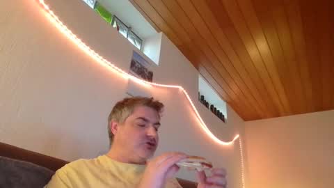 Snapshot of teeforyou chatting on 02/02/25, 07:41 Peter online show from 02/02/25, 07:41