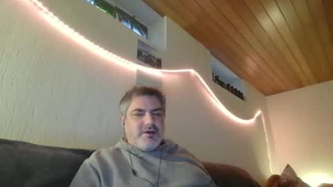 Snapshot of teeforyou chatting on 02/05/25, 07:18 Peter online show from 02/05/25, 07:18