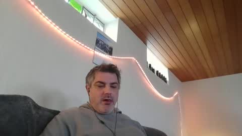 Snapshot of teeforyou chatting on 02/08/25, 10:29 Peter online show from 02/08/25, 10:29