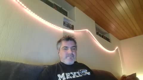 Snapshot of teeforyou chatting on 02/11/25, 12:17 Peter online show from 02/11/25, 12:17