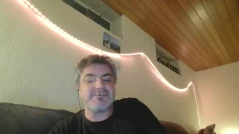 Snapshot of teeforyou chatting on 02/25/25, 01:20 Peter online show from 02/25/25, 01:20